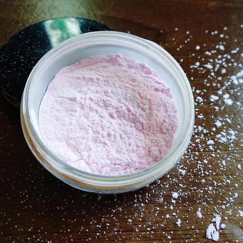 Vista 3 de Polvo de arcilla rosa francesa 100% natural, arcilla rosa para máscaras faciales, cremas, exfoliantes suaves y exfoliantes, y fabricación de jabón