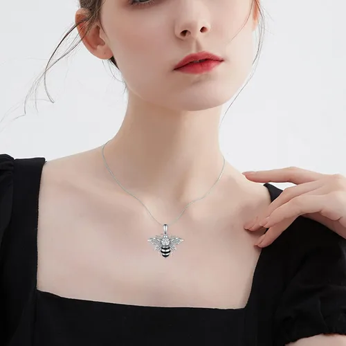 Vista 2 de Peireara BeeDragonflyButterfly Necklaces for Women 925 Sterling Silver Animal Pendant Necklace Vitage Animal Jewelry for Women Girls
