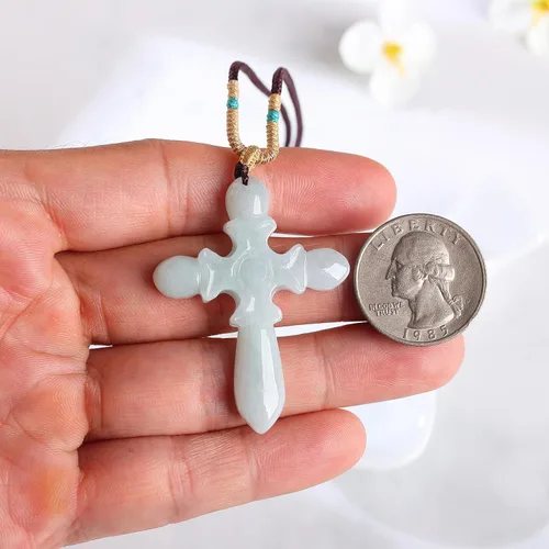 Vista 4 de Collar con colgante de jade real para mujeres y hombres, zorro, queen, dona, cruz, mariposa, elefante, sol filipino, joyería con dije de jadeíta