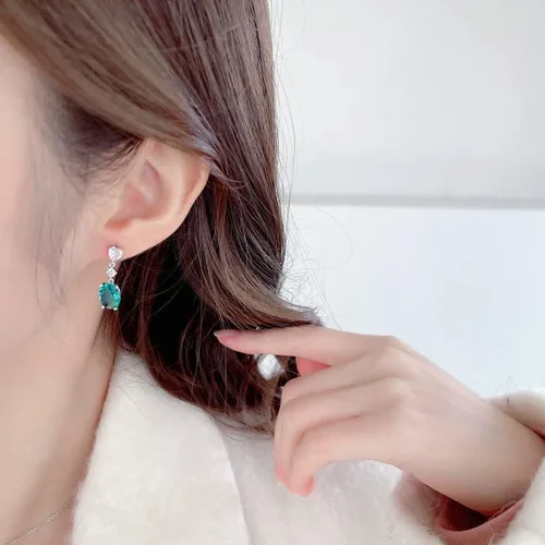 Vista 2 de Impresionantes aretes colgantes de moissanita ovalados de oro de 14 quilates con diamante de moissanita brillante, regalo de moda para madre