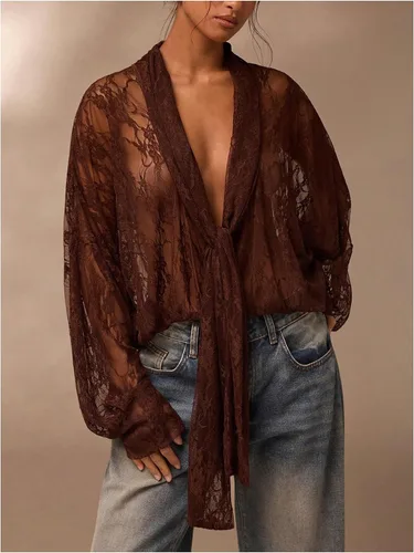 Vista 2 de SOLY HUX Blusa de encaje para mujer, manga larga, malla transparente con lazo frontal Marrón (pure brown)