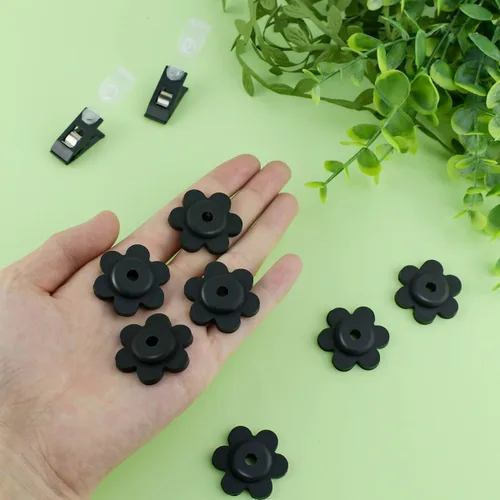 Vista 7 de Tapones de goma para bandera de jardín y tigre, paquete de 10 piezas, topes de goma, clips antiviento para banderas de jardín, tapón y clip