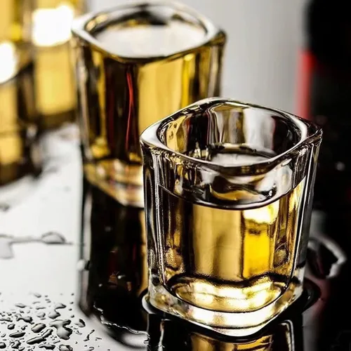 Vista 4 de Gencywe Juego de 6 vasos de chupito con base pesada, vasos de chupito transparentes de 2.2 onzas a granel, vaso de chupito cuadrado para vodka