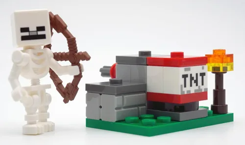 Vista 4 de LEGO Minecraft: esqueleto con lanzador TNT y azulejo de bonificación, 1 pieza
