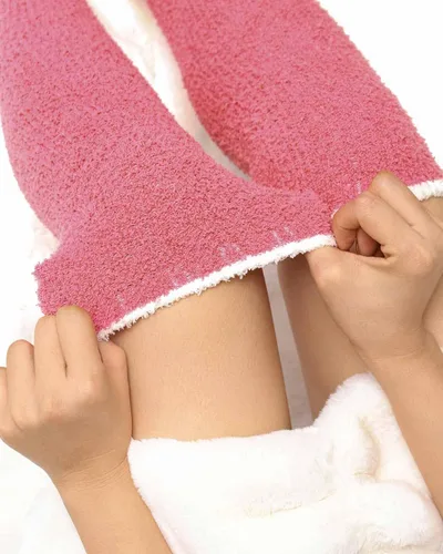 Vista 4 de Campsis Medias altas hasta la rodilla para mujer, calcetines cálidos y esponjosos hasta el muslo, calcetines acogedores de forro polar coral, regalo