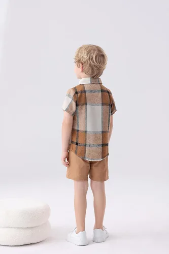 Vista 3 de Feidoog Paquete de 2 camisas a cuadros de manga corta con botones para bebés y niños pequeños Marrón+azul oscuro