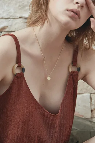 Vista 3 de Valloey Rover - Collares con inicial para mujer, chapado en oro de 14K, con letra redonda, dije de disco de moneda de doble cara, grabado de la A a