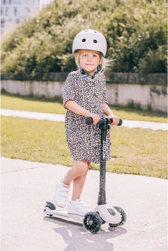 Vista 7 de Scoot & Ride Stand-up Push Scooter for Toddlers