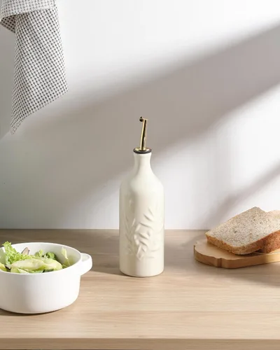Vista 4 de Sweejar Botella dispensadora de aceite de oliva de cerámica de 20 onzas de alivio opaco que protege para reducir la oxidación, adecuada para Beige