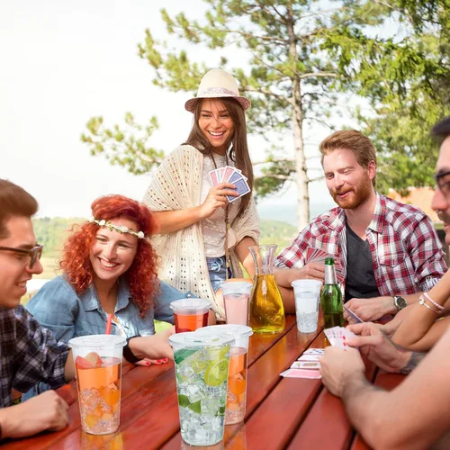 Vista 6 de Skylety - Juego de 500 vasos de plástico transparente de 32 onzas con tapas Vasos de bebida fríos desechables de plástico para fiestas frías