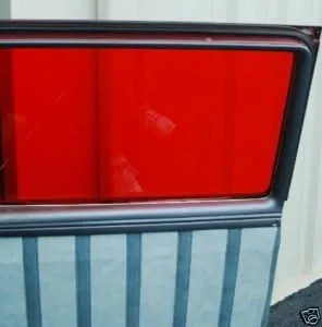 Vista 2 de Ventana gasser teñida de rojo