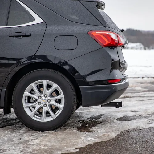 Vista 9 de CURT 13439 Class 3 Trailer Hitch, 2" for Equinox and Terrain Compatible con Chevrolet Equinox 2018 a 2027 y GMC Terrain 2018 a 2026, GTW de 4,500