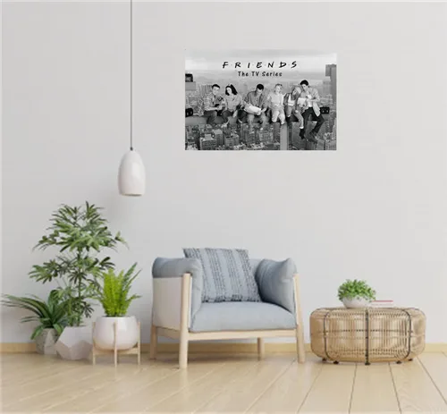 Vista 2 de BUY ART FOR LESS Póster artístico con licencia oficial de Friends TV Show On a Beam Over New York, 36 x 24 pulgadas, impresión decorativa, papel