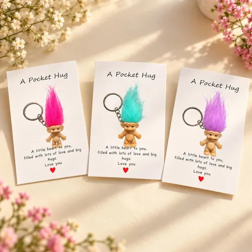 Vista 7 de 10pcs Pocket Hug Cards with Vintage Lucky mini troll dolls keychains
