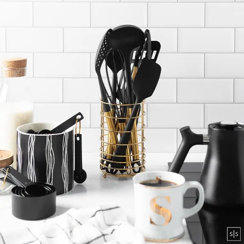 Vista 3 de Juego de utensilios de cocina negros y dorados con soporte de acero inoxidable, utensilios de cocina de nailon de 18 piezas con tazas medidoras