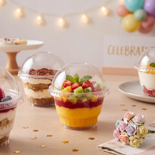 Vista 3 de Juego de 200 vasos de postre de plástico transparente de 5 onzas a granel con tapas desechables para frutas Party Plastic Dessert Fruit Cups for
