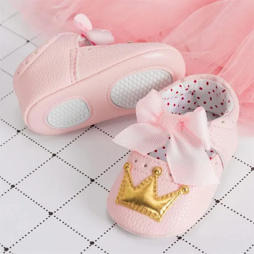 Vista 4 de Meckior - Zapatos para bebé con suela suave, diseño floral brillante de princesa estilo Mary Jane para bebé recién nacida, zapatos para vestido
