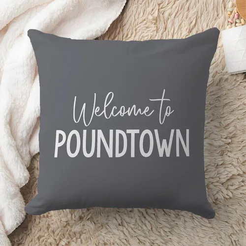 Vista 2 de Divertida funda de almohada de bienvenida a Pound-Town, divertida decoración de almohada con temática de pareja para el hogar, boda, regalos