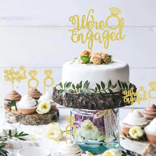 Vista 5 de Ercadio Paquete de 25 adornos para cupcakes con texto en inglés "We are Engaged", anillo con purpurina, para despedida de soltera, para boda Oro