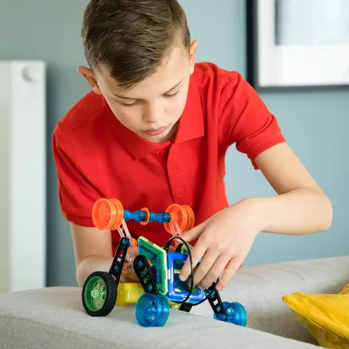 Vista 2 de GeoSmart Flip Bot - Construye vehículos geomagnéticos controlados a distancia con este juego de construcción magnético centrado en STEM con motores