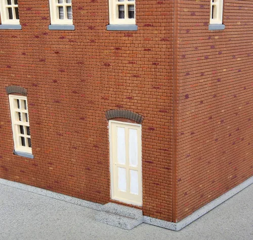 Vista 5 de Walthers, Inc. Kit de pizza Village, 3-1/8 x 5-1/2 x 4-3/4" 7.9 X 5.5 x 4.7 in