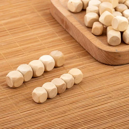 Vista 3 de 100 dados de madera en blanco, cubos de madera sin terminar y bloques cuadrados para proyectos de manualidades de bricolaje - 0.630 in