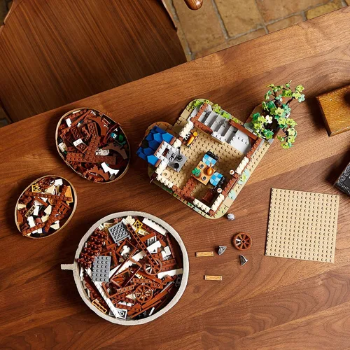Vista 5 de LEGO Ideas Medieval Blacksmith 21325 - Juego de construcción, kit de modelo para adultos para construir, casa de exhibición coleccionable