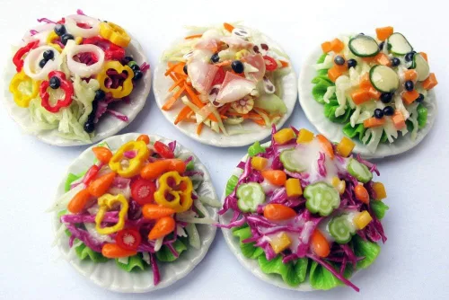 Vista 6 de 5 ensaladas surtidas con plato para casa de muñecas, comida en miniatura, escala 1:6, comida de arcilla realista para casas de muñecas, accesorios