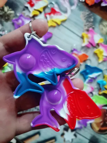 Vista 3 de 24 paquetes de tiburones divertidos regalos de verano únicos mini artículo surtido juguetes para niños niños aula estudiantes regalos de profesores
