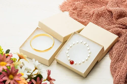 Vista 3 de Magicool - Paquete de 96 cajas de joyería de cartón de 3.5 x 3.5 x 1 pulgadas, utilizadas para collares, pulseras, aretes, joyas, embalaje de regalo