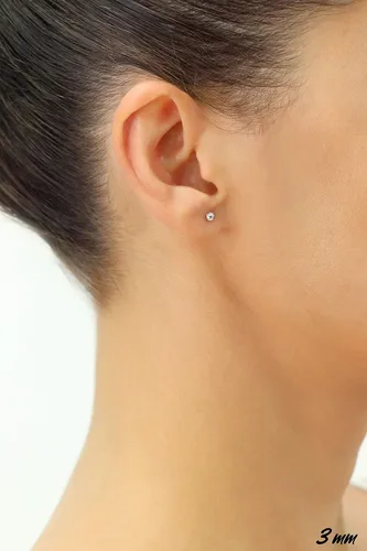 Vista 3 de Aretes de bola de oro blanco de 14 quilates con mariposa dorada, Oro blanco