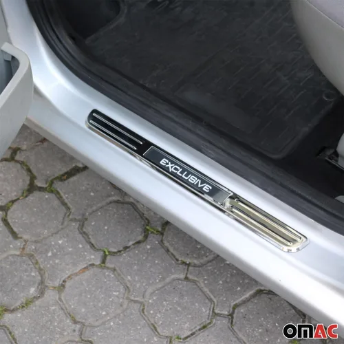 Vista 2 de OMAC Protector de placa de umbral de puerta para VW Tiguan 2018-24 exclusivo acero inoxidable