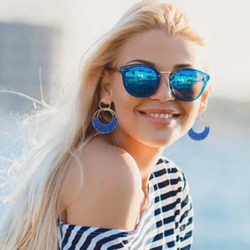 Vista 2 de Aretes colgantes de rafia de verano bohemios para mujeres y niñas, diseño bohemio de rafia, de paja trenzada, de mimbre, redondos, ligeros