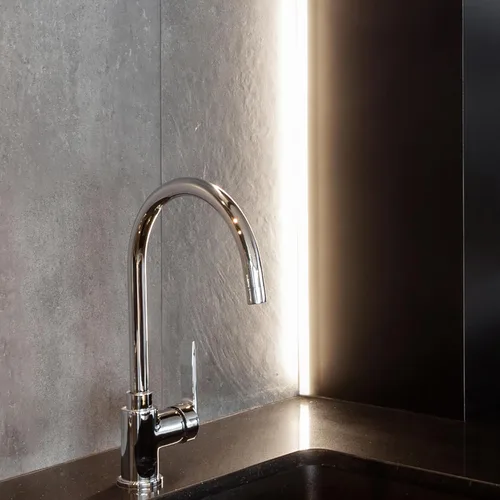 Vista 9 de Feit Electric Cinta de Luz LED de 16 pies, Regulable, Enchufable/Cableado Directo, Tiras de Luz LED Ultradelgadas para el Hogar, 2950 Lúmenes, 3000K