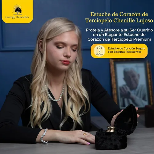 Vista 2 de Mini urnas para cenizas humanas de recuerdo – Caja de latón dorado y terciopelo de chenilla con forma de corazón