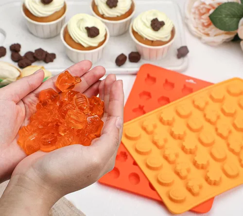 Vista 5 de Webake Molde de chocolate para dulces de abeja con 7 formas diferentes, molde de silicona de abeja de 35 cavidades para decoración de cupcakes