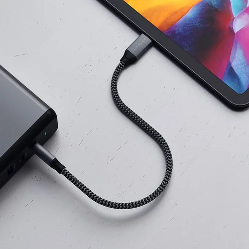 Vista 4 de Satechi Cable USB C a USB C, cable USB4 con entrega de energía de 100 W, hasta 8K a 60 Hz, transferencia de datos de 40 Gbps, para MacBook