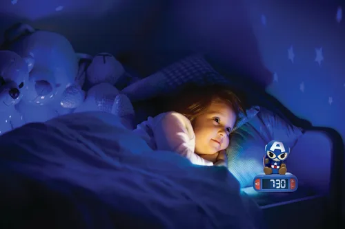 Vista 6 de LEXiBOOK, Vengadores de Marvel, Reloj despertador con luz nocturna de Los Vengadores, Sonidos y melodías, Pantalla LCD retroiluminada, Luminoso