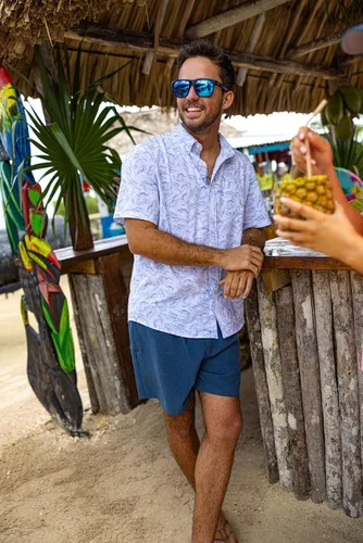 Vista 6 de HUK Camisa Kc Scott estampada Kona, camisa de rendimiento con botones de manga larga para hombre Fish Chaos - Blanco
