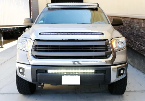 Vista 5 de iJDMTOY Barra de luz LED de 30 pulgadas para montaje en rejilla inferior compatible con Toyota Tundra 2014-21, incluye (1) barra de luz LED de alta