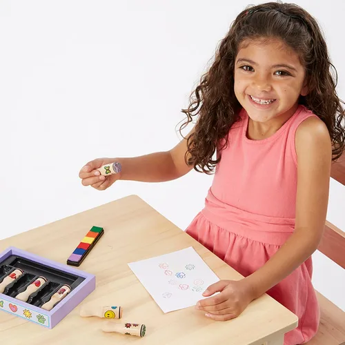 Vista 3 de Melissa & Doug Happy Handles, Sellos con mango de madera, 6 sellos y 6 almohadillas de tinta