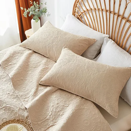 Vista 4 de WURUIBO Juego de edredón beige tamaño individual, colcha de microfibra en relieve con funda de almohada, colcha ligera transpirable fina, juego
