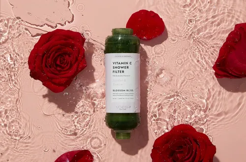 Vista 2 de VOESH Filtro de ducha con vitamina C, Blossom Bliss, aromaterapia de ducha, purificador de agua, suavizante de agua, probióticos veganos, cabezal
