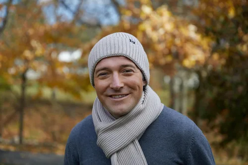 Vista 2 de Funky Junque Conjunto de bufanda y sombrero para hombres y mujeres, gorro a juego, ropa de invierno, regalos de Navidad, gorro de punto cálido
