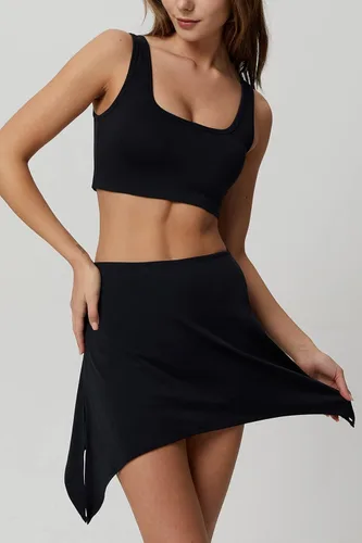 Vista 4 de QINSEN Vestido deportivo de dos piezas para mujer, brasier deportivo, camiseta sin mangas, pantalones cortos integrados, minifalda, vestidos activos