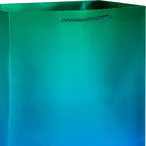 Vista 4 de Hallmark Surtido de bolsas de regalo iridiscentes grandes de 13 pulgadas (3 bolsas: gradiente de arco iris - azul/verde, oro/plata, morado/rojo)