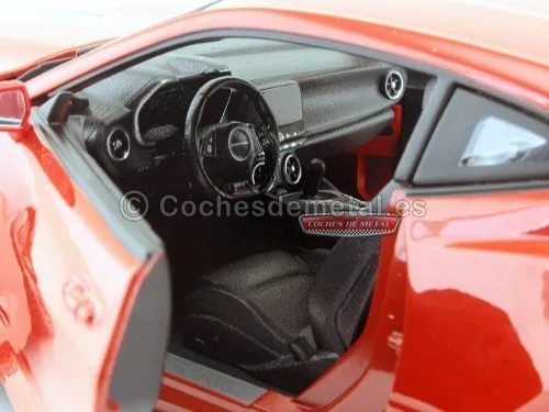 Vista 4 de Chevrolet 2016 Camaro SS Rojo 1/18 por Maisto 31689