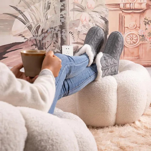Vista 2 de HomeTop Women's Fuzzy Memory Foam Boot Slippers with Indoor Outdoor Rubber Sole