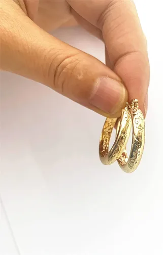 Vista 2 de 1 par de aretes de señor, aretes de aleación de zinc, regalos de películas de televisión para mujeres, hombres, niñas y niños, Zinc, No es una