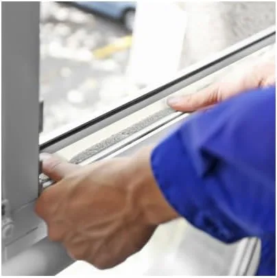 Vista 4 de Frost King L344H Cinta de Sellado Climático de Espuma de Polímero Autoadhesiva con Celda Abierta y Máxima Compresión, Blanco 1-1/2 pulgadas de Ancho